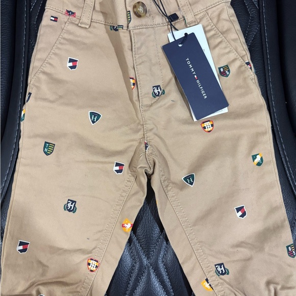 Tommy Hilfiger Khaki Pants with Colorful Crests - Picture 1 of 2